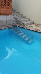 escadas-para-piscina-2